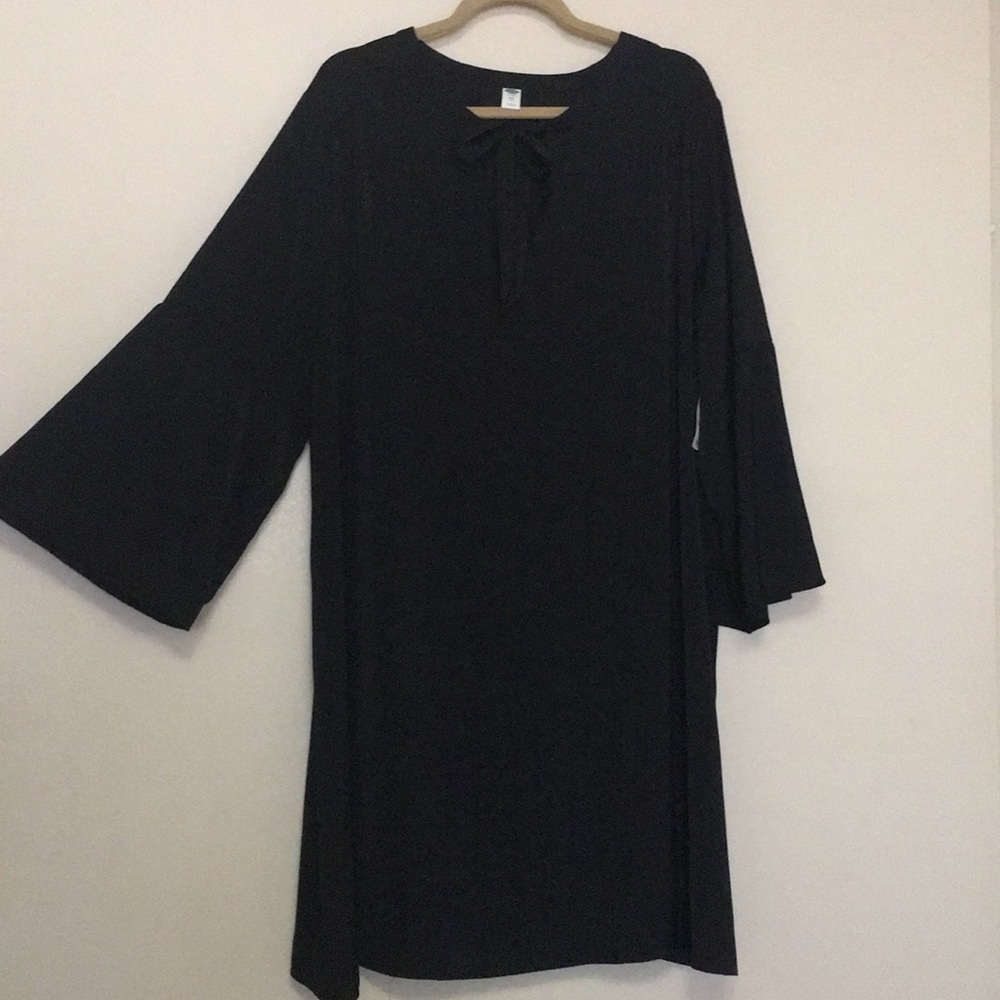 Black dress w bell sleeves